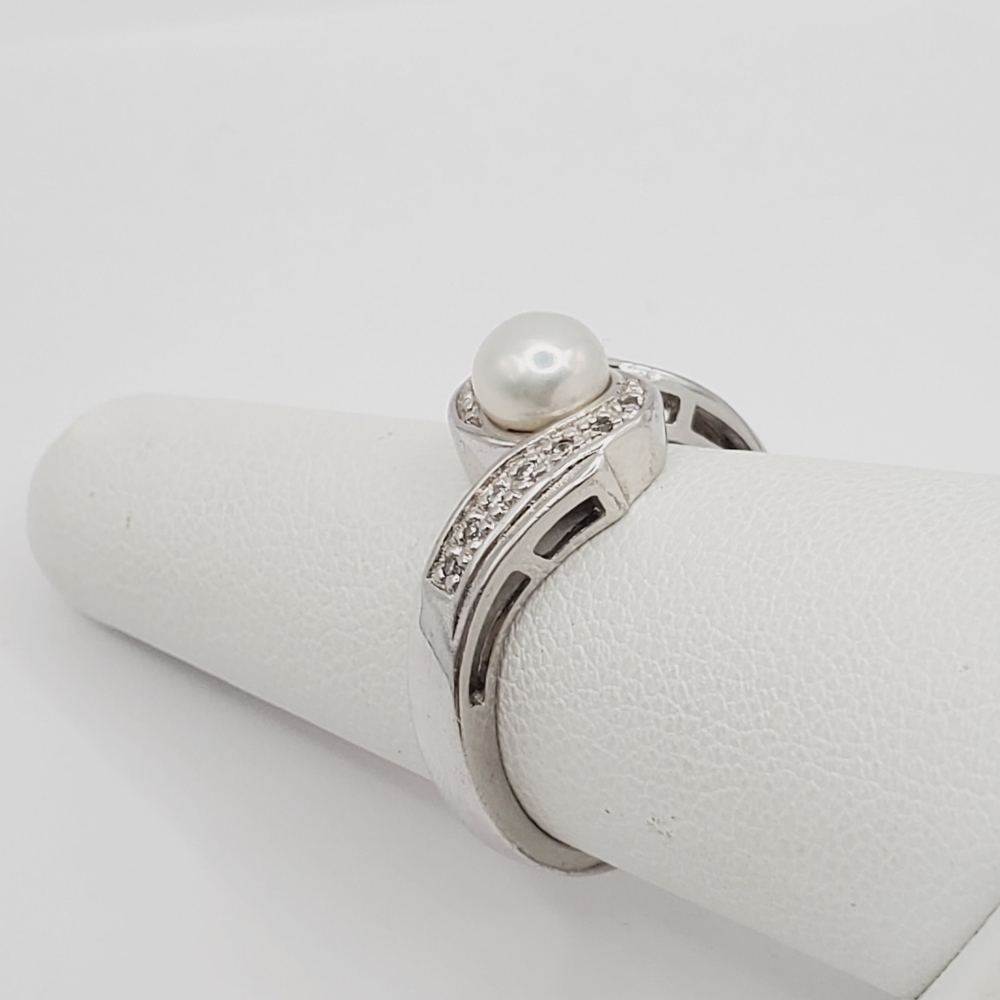 Cultured White Pearl & Diamond Simulants 925 Sterling Silver Bypass Ring - Picture 6 of 8